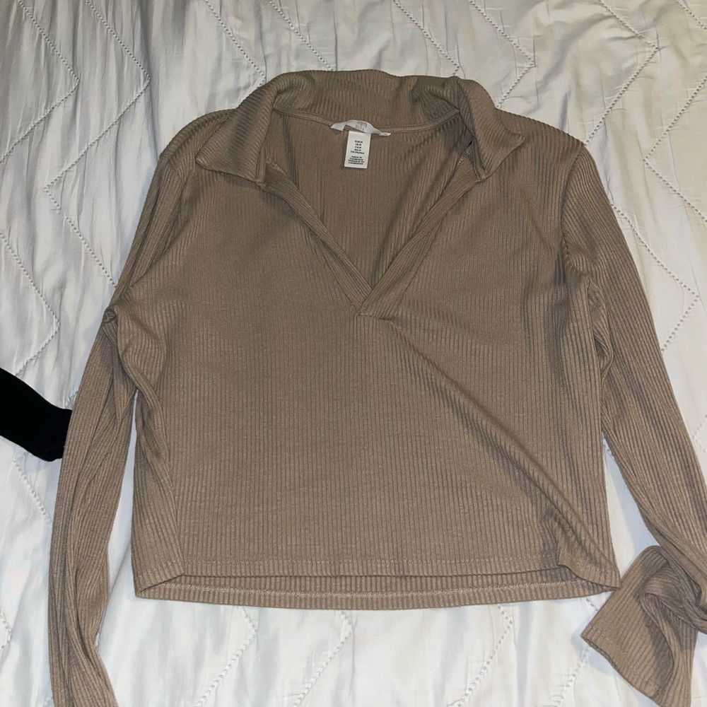 H&M, Medium no specific measurements, crop, Tan color